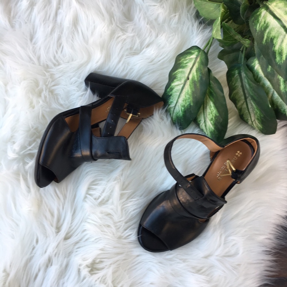 Naturalizer Peep toe heel leather sandals sandals